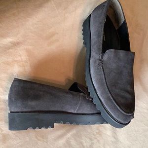 Paul Green size 10 suede loafer.